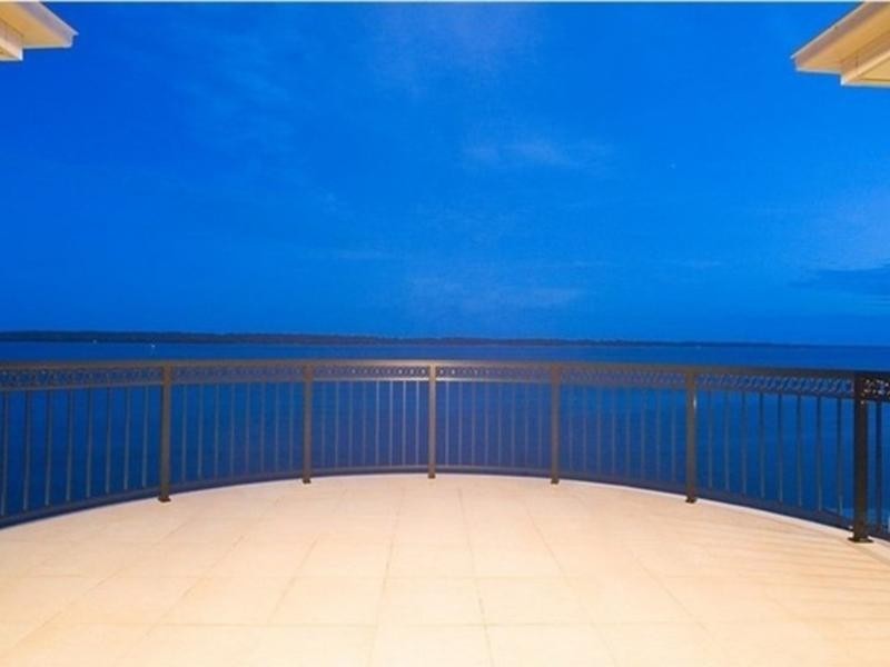 Sovereign Islands QLD 4216