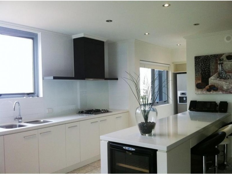 120 Surf Parade, Broadbeach QLD 4218