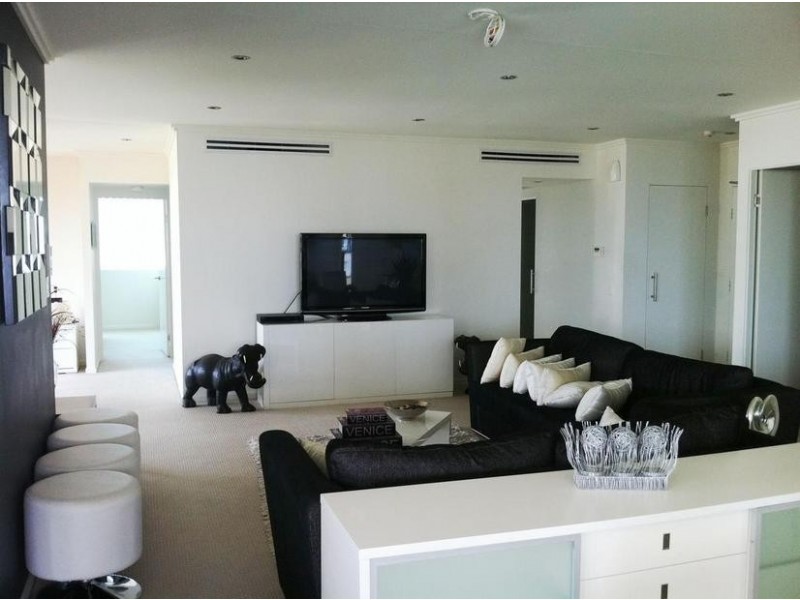 120 Surf Parade, Broadbeach QLD 4218