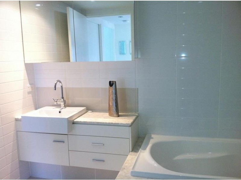 120 Surf Parade, Broadbeach QLD 4218