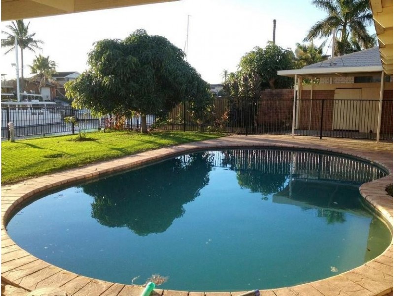 8 Paterson Place, Paradise Point QLD 4216