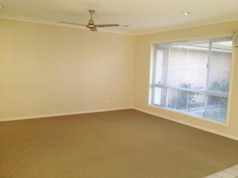 8 Paterson Place, Paradise Point QLD 4216