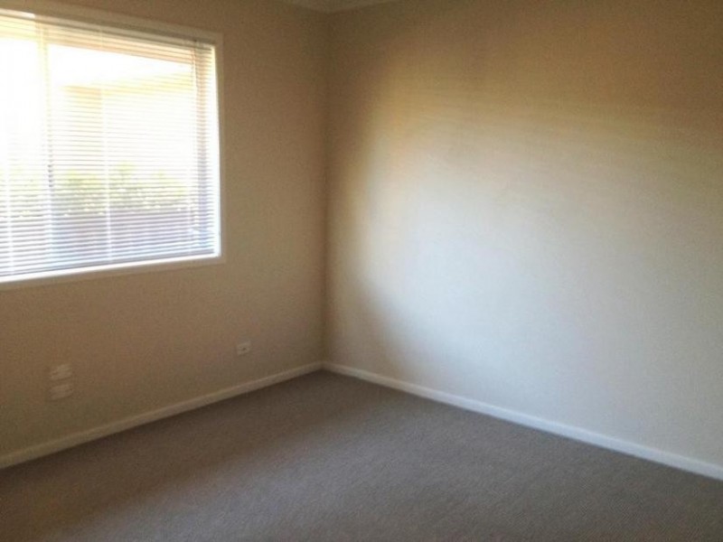 8 Paterson Place, Paradise Point QLD 4216