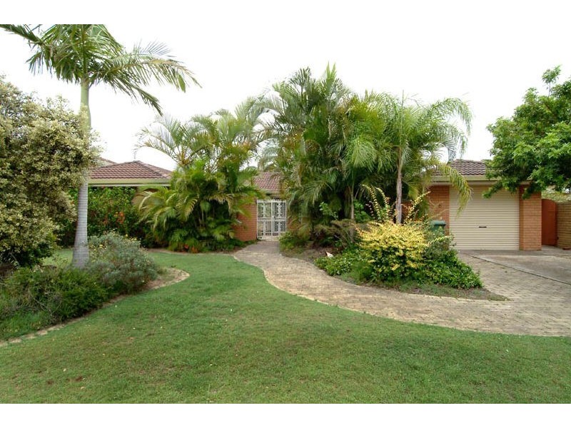 8 Paterson Place, Paradise Point QLD 4216