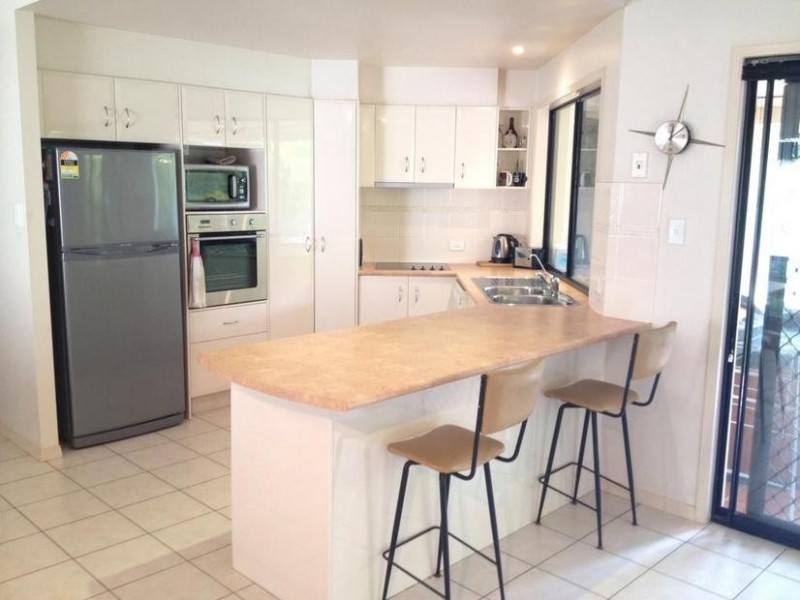 95 Arun Drive, Arundel QLD 4214