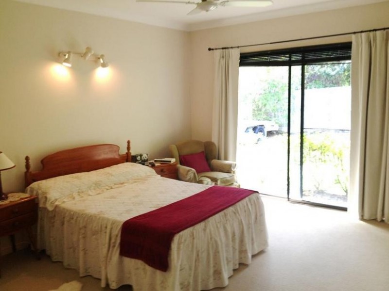 95 Arun Drive, Arundel QLD 4214
