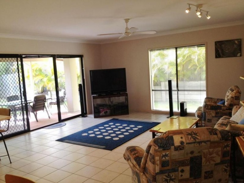 95 Arun Drive, Arundel QLD 4214