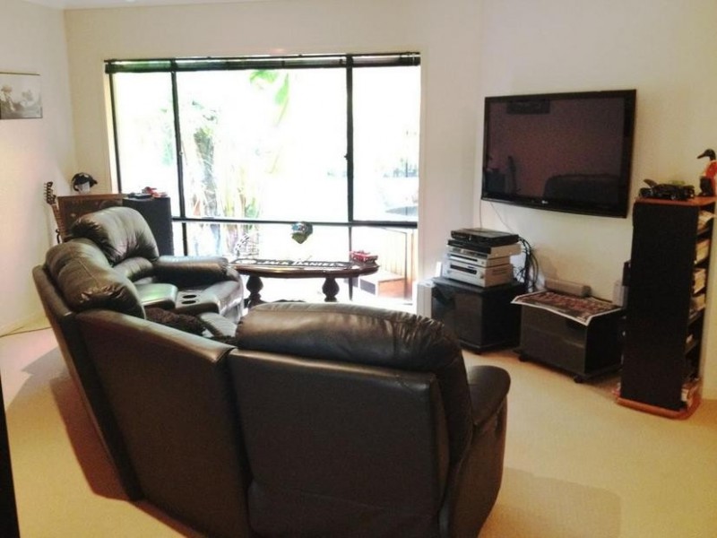 95 Arun Drive, Arundel QLD 4214