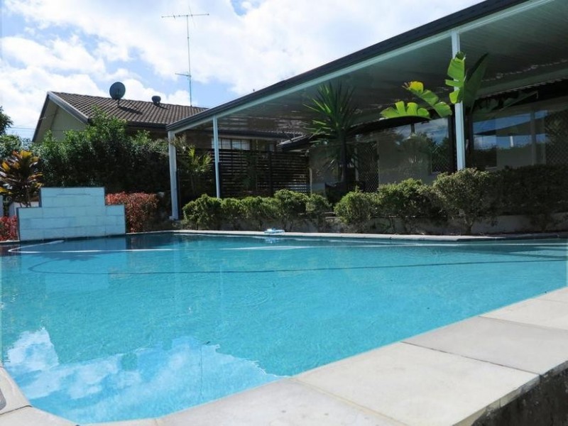 4 Grevillia Avenue, Southport QLD 4215