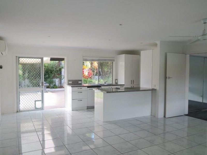 4 Grevillia Avenue, Southport QLD 4215