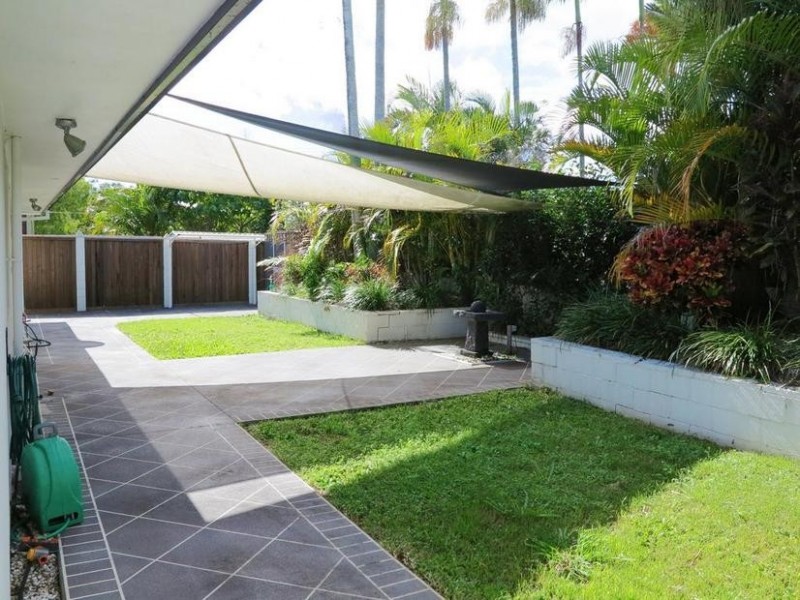 4 Grevillia Avenue, Southport QLD 4215
