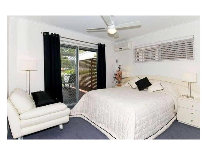 4 Grevillia Avenue, Southport QLD 4215