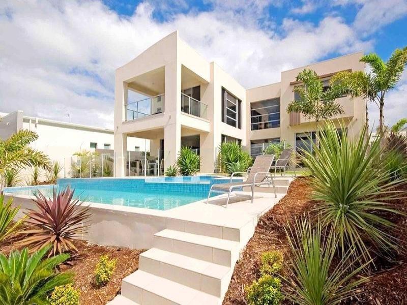 Sovereign Islands QLD 4216