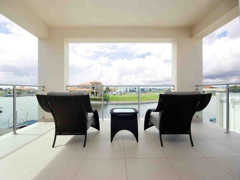 Sovereign Islands QLD 4216