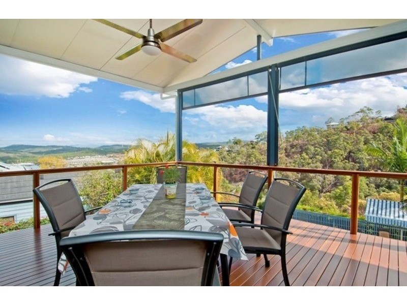 32 Pago Terrace, Pacific Pines QLD 4211