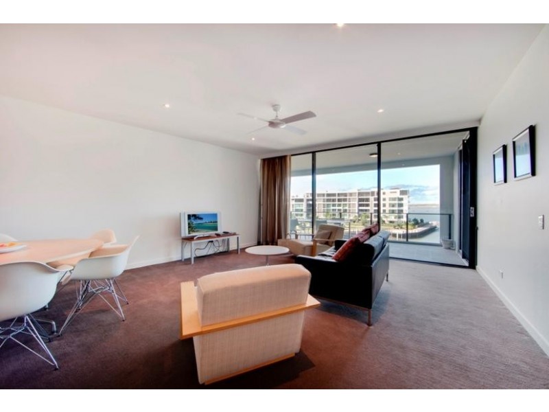 323 Bayview Street, Hollywell QLD 4216