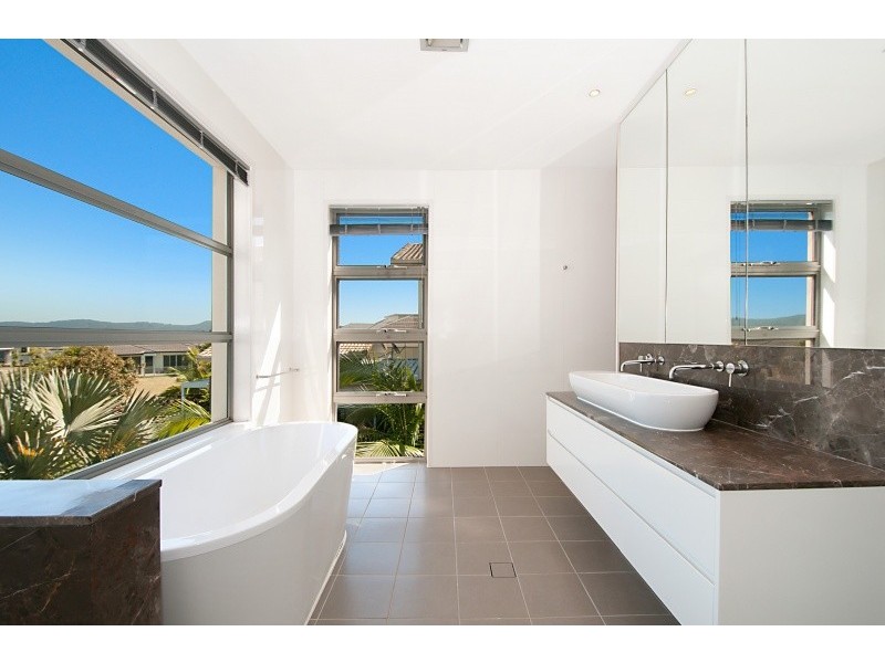 2855 Virginia Drive, Hope Island QLD 4212