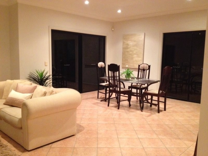3138 Riverleigh Drive, Hope Island QLD 4212