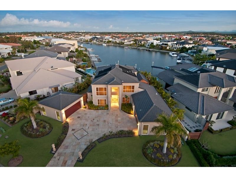 50 Calmwater Crescent, Helensvale QLD 4212