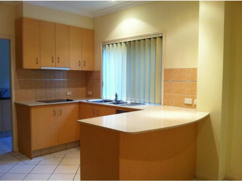 5 Mal Burke Street, Southport QLD 4215