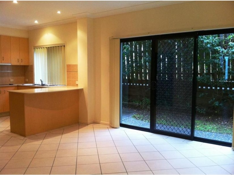 5 Mal Burke Street, Southport QLD 4215