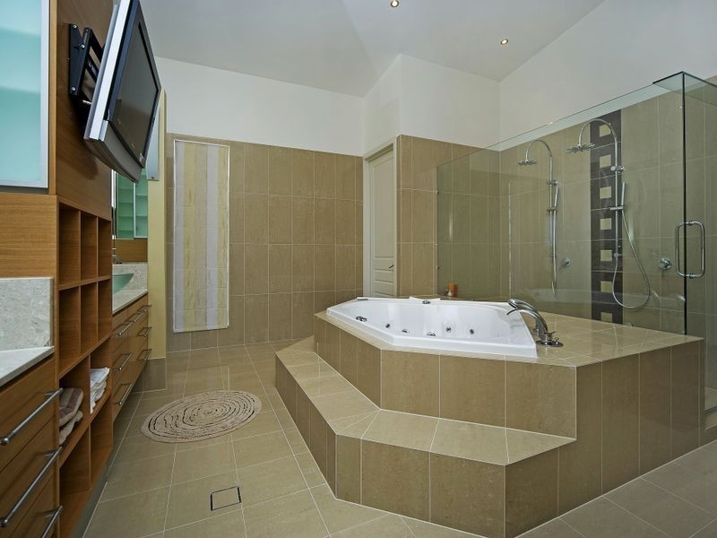 8024 Key Waters, Sanctuary Cove QLD 4212