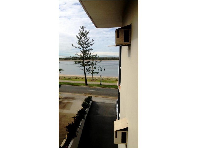414 Marine Parade, Biggera Waters QLD 4216