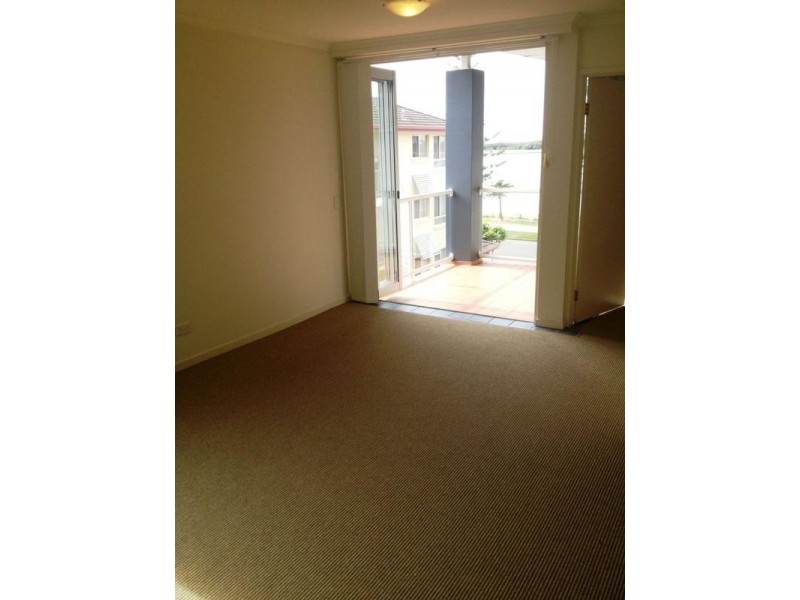 414 Marine Parade, Biggera Waters QLD 4216