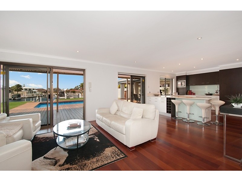 16 Wewak Ave, Runaway Bay QLD 4216