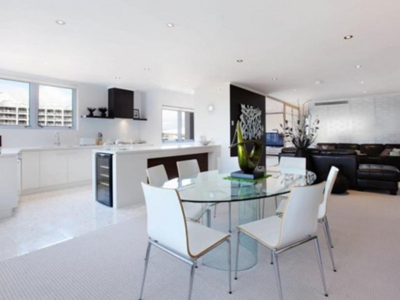 120 Surf Parade, Broadbeach QLD 4218