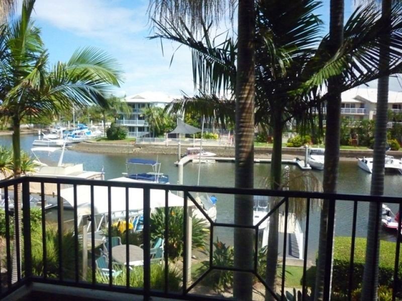 18 Jennifer Ave, Runaway Bay QLD 4216