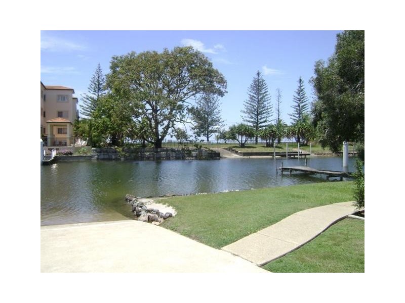 17 Madang Crescent, Runaway Bay QLD 4216