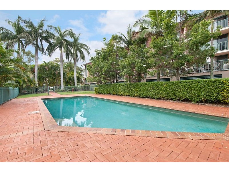 45 Pohlman Street, Southport QLD 4215