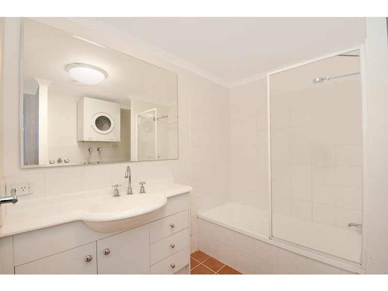 45 Pohlman Street, Southport QLD 4215