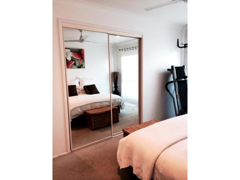 27 Errol Avenue, Paradise Point QLD 4216