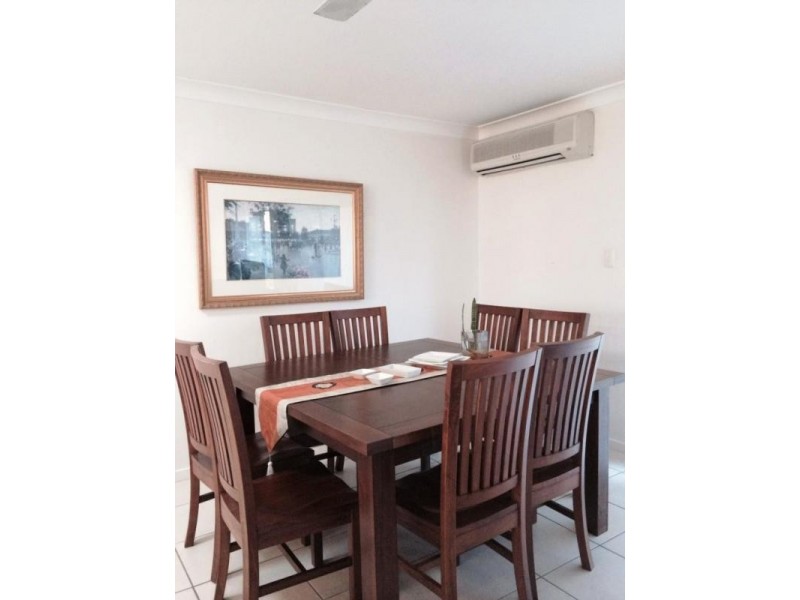 27 Errol Avenue, Paradise Point QLD 4216