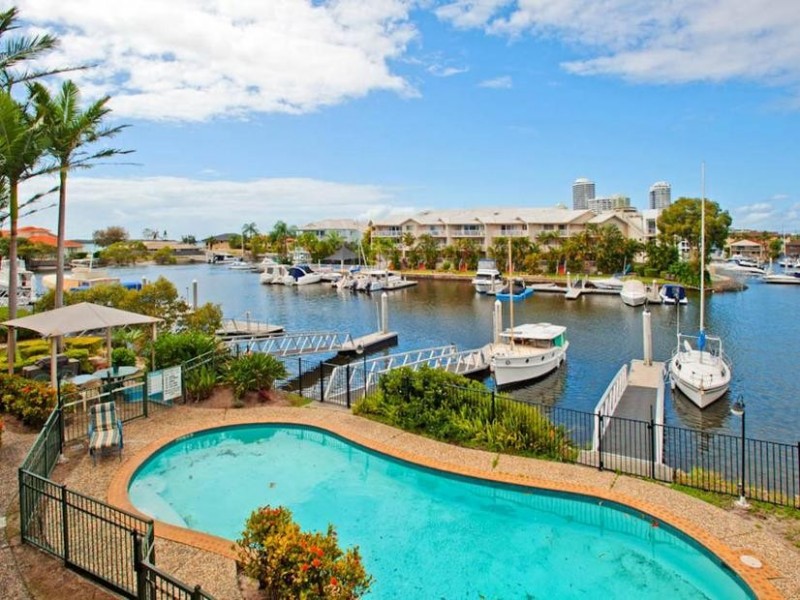 18 Jennifer Avenue, Runaway Bay QLD 4216