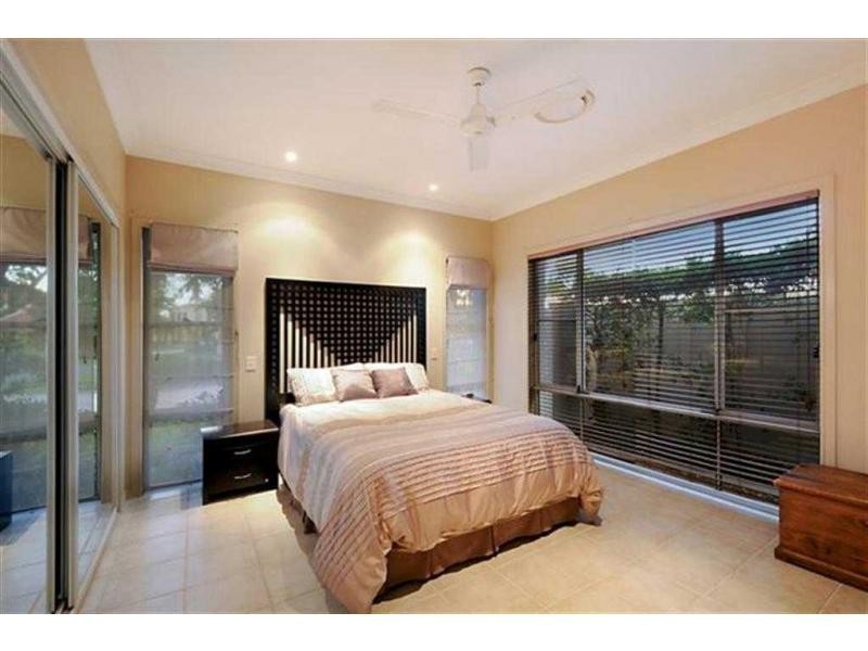 2044 Carlton Drive, Hope Island QLD 4212