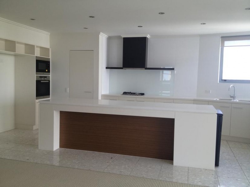 10/120 Surf Parade, Broadbeach QLD 4218