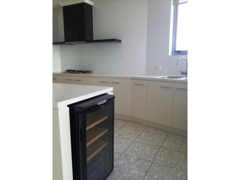 10/120 Surf Parade, Broadbeach QLD 4218