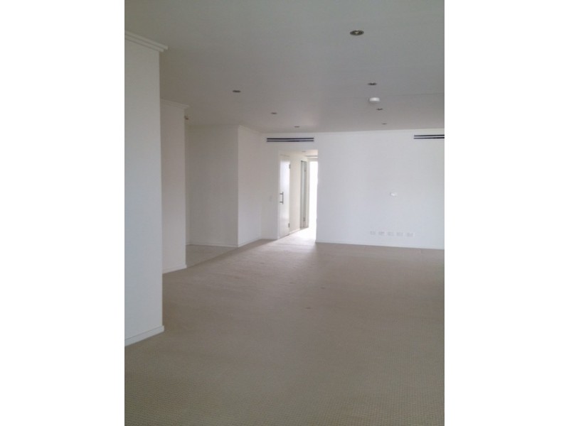 10/120 Surf Parade, Broadbeach QLD 4218