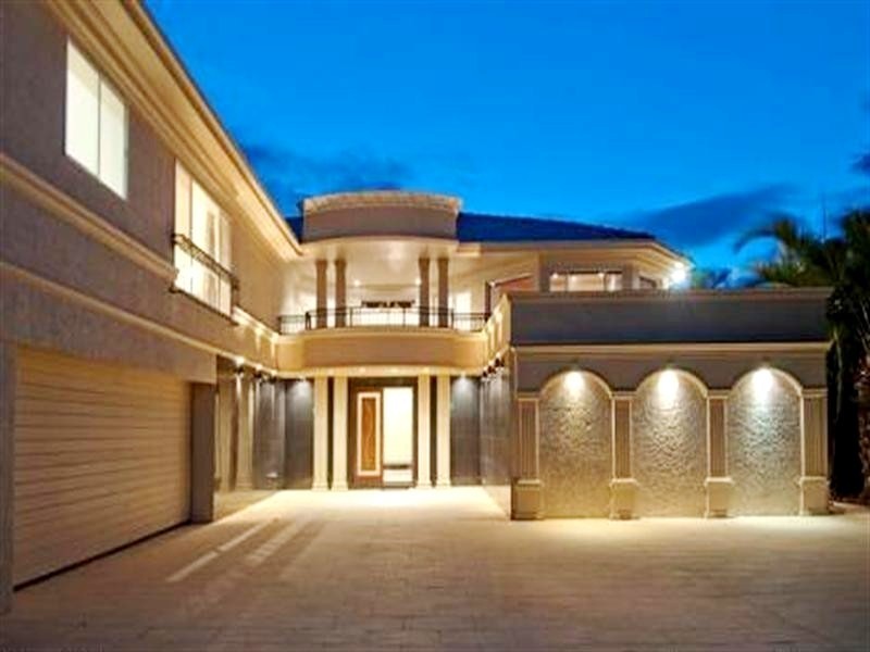 8 The Sovereign Mile, Sovereign Islands QLD 4216