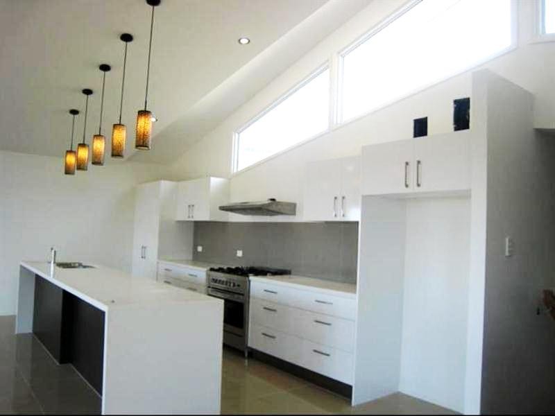 8 Therese Mary Avenue, Carrara QLD 4211