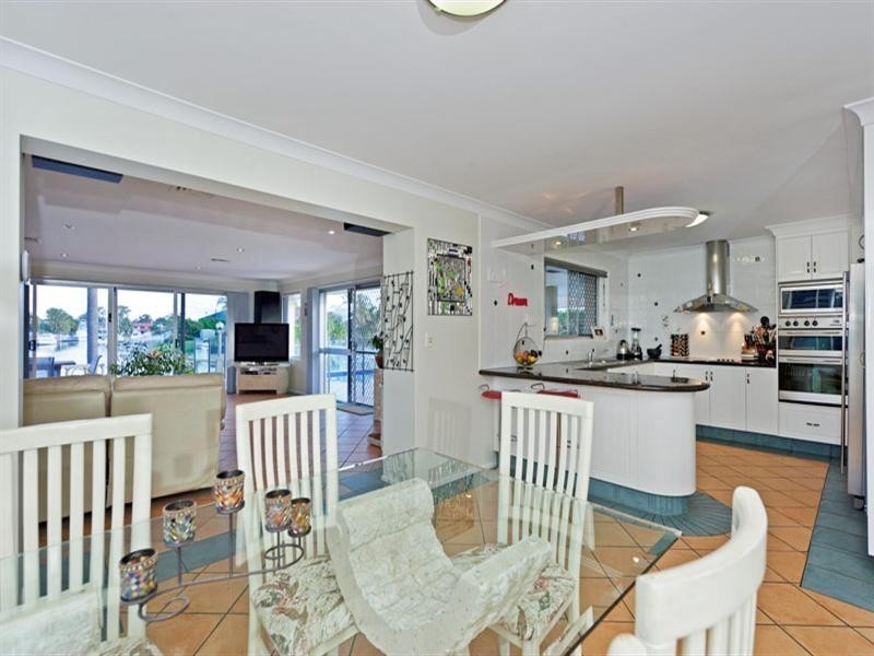 Paradise Point QLD 4216