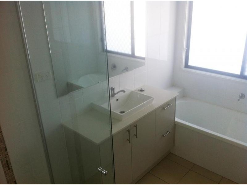 Hope Island QLD 4212