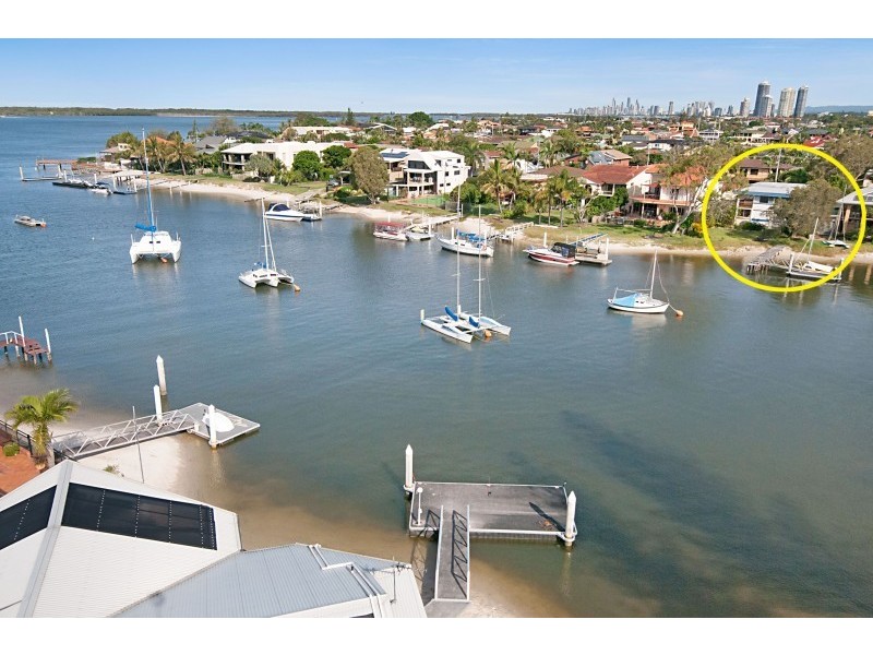 27 Howard Street, Runaway Bay QLD 4216