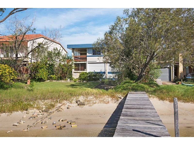 27 Howard Street, Runaway Bay QLD 4216