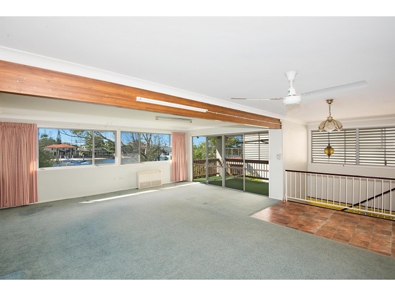 27 Howard Street, Runaway Bay QLD 4216