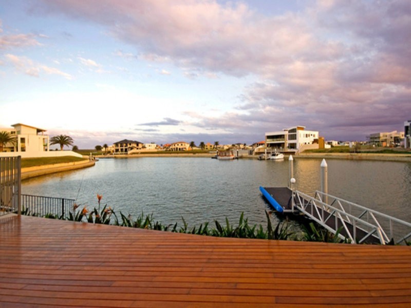 Sovereign Islands QLD 4216