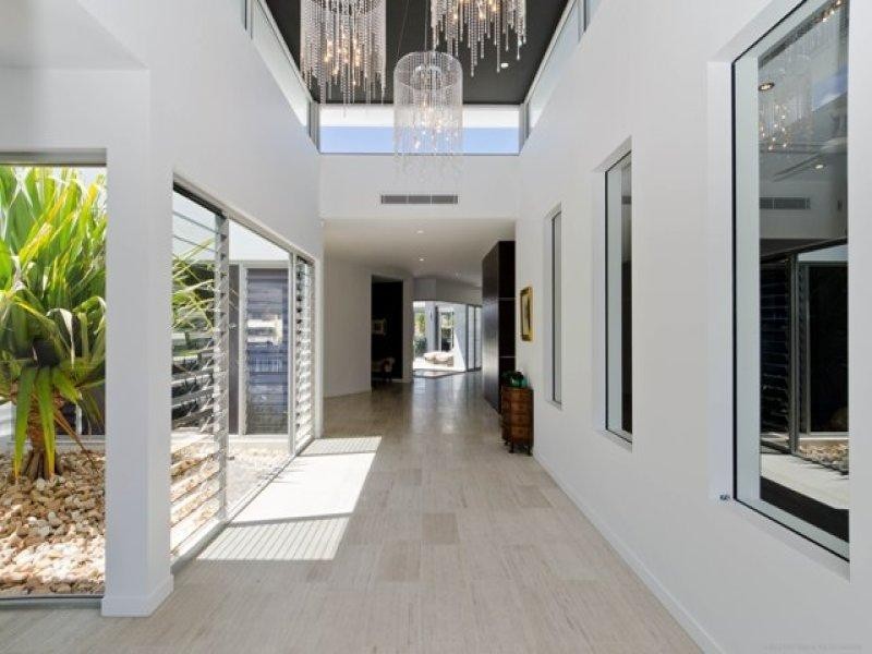 2 – 4 Kensington Mews, Paradise Point QLD 4216